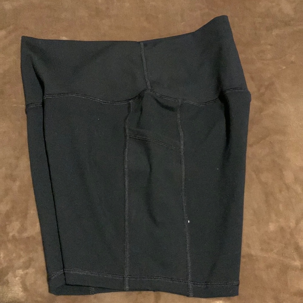 Workout shorts with side pockets